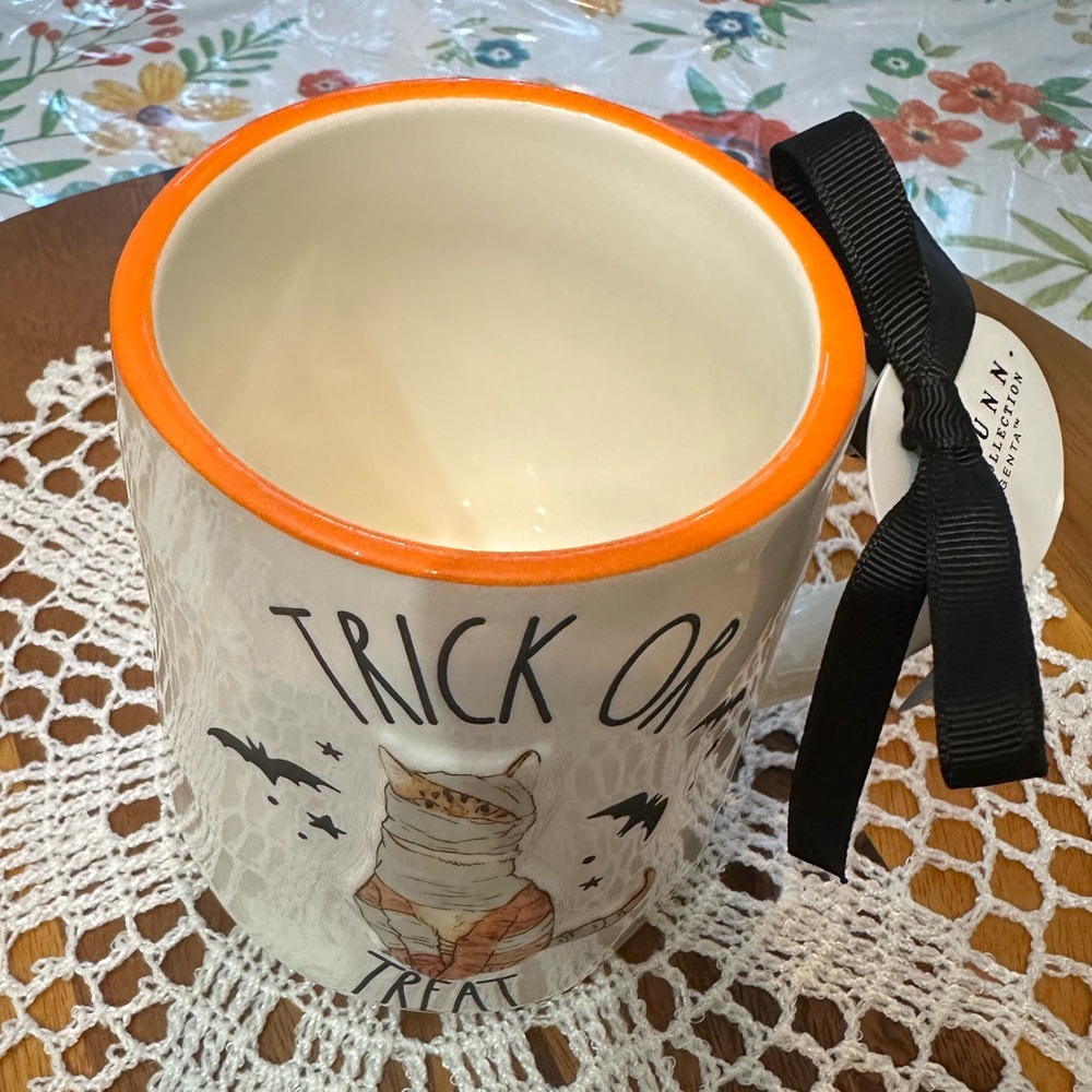 Ceramic “MUMMY CAT” coffee mug - Picture 6 of 7